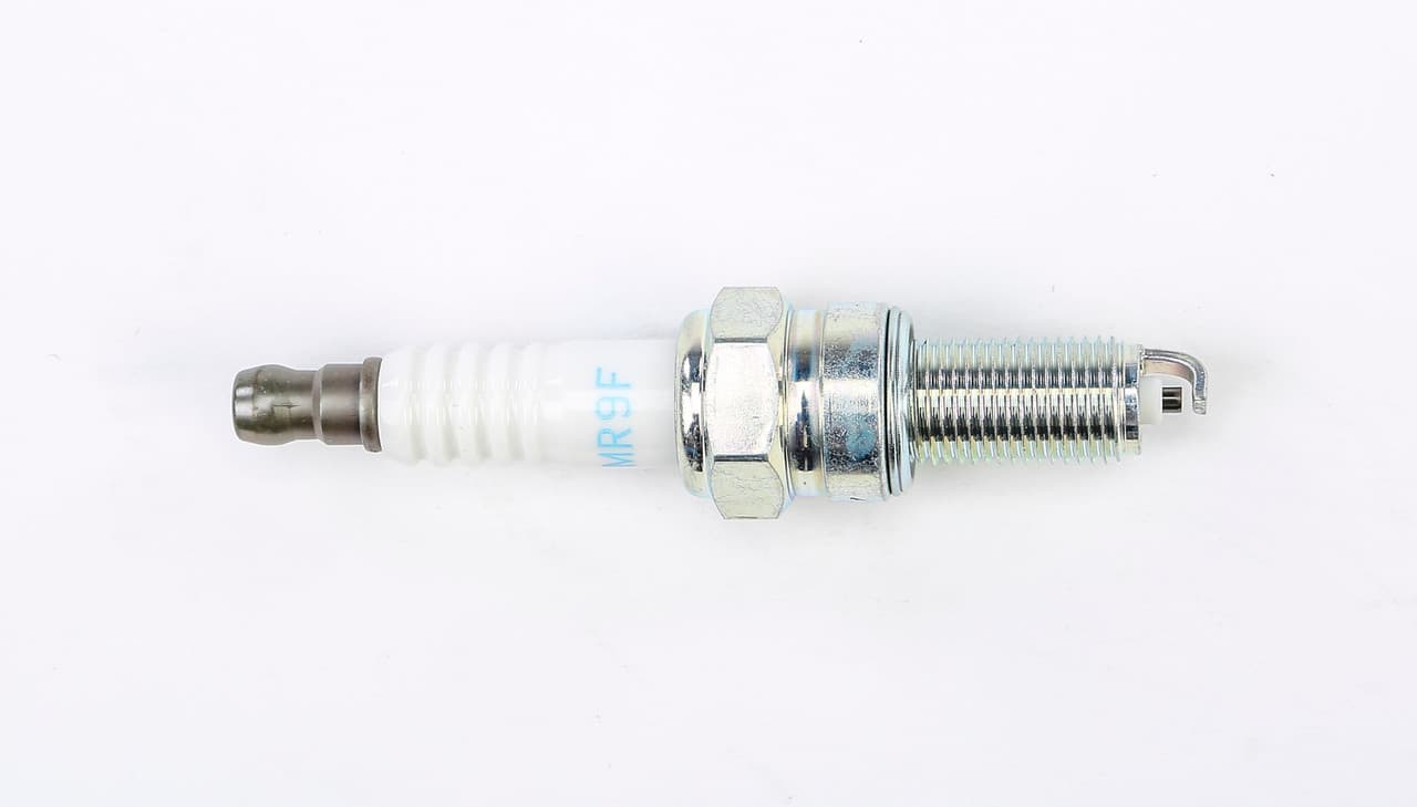 SPARK PLUG #95884/04