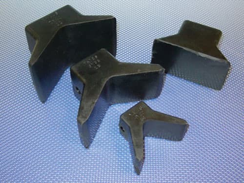 YATES BOW GUARD "V" STYLE 3" X 3"