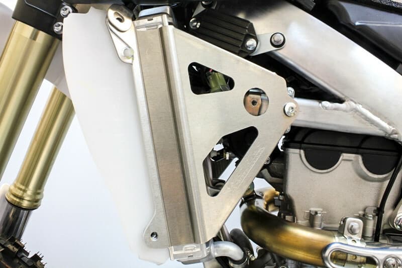RADIATOR BRACES YAM
