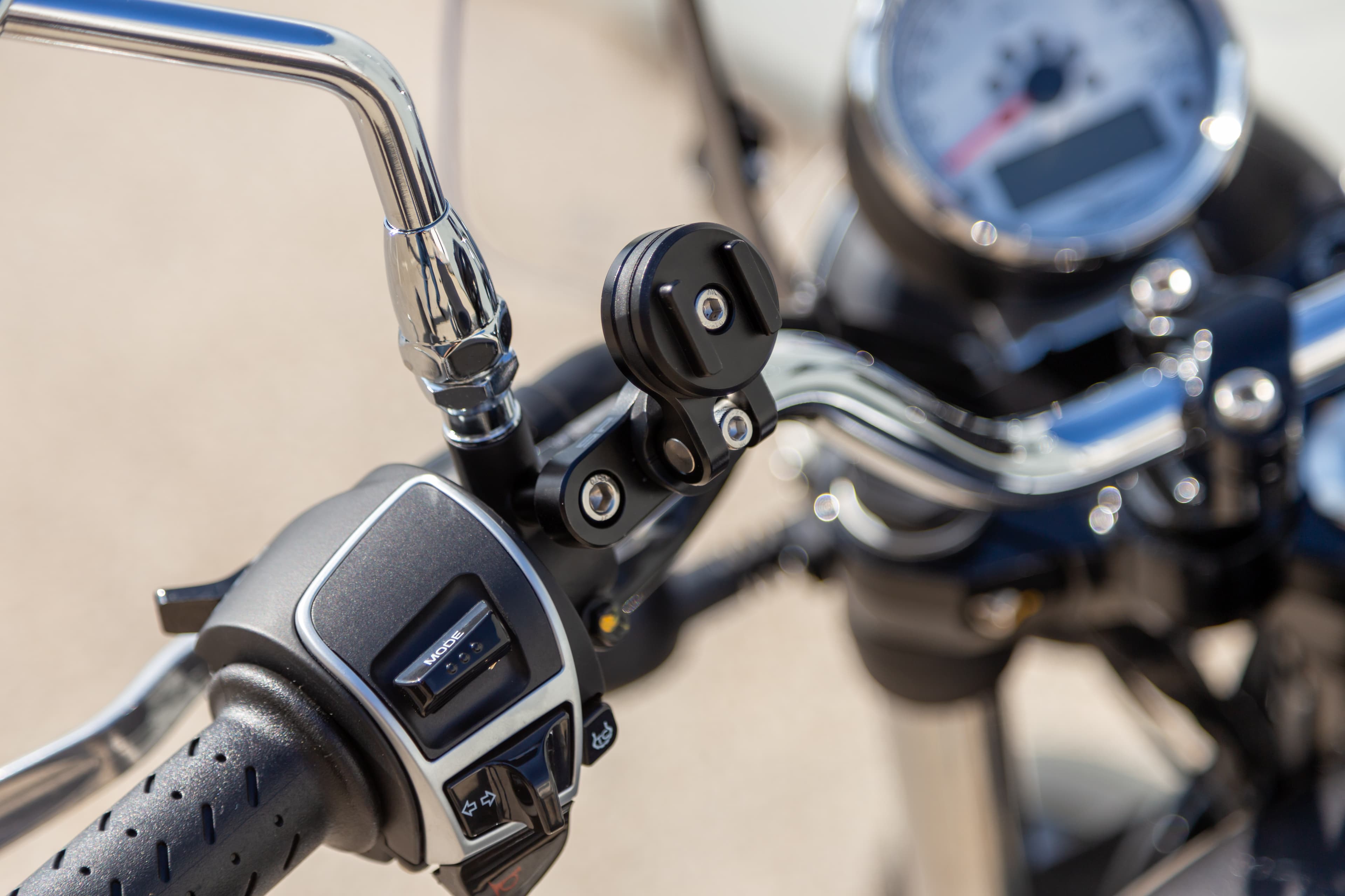 CLUTCH MOUNT PRO BLACK