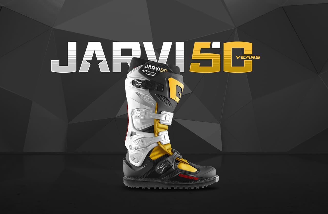 SG22 LE BOOTS JARVIS 50TH ANNIVERSARY 11