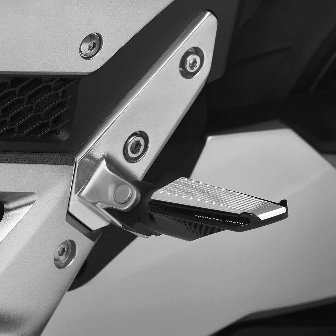 Rizoma Urban Protocol Footpegs Black/White Pr
