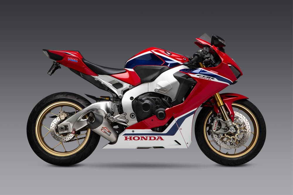Yoshimura Exhaust Street AT2 Slip-On Ss-Ss-Cf